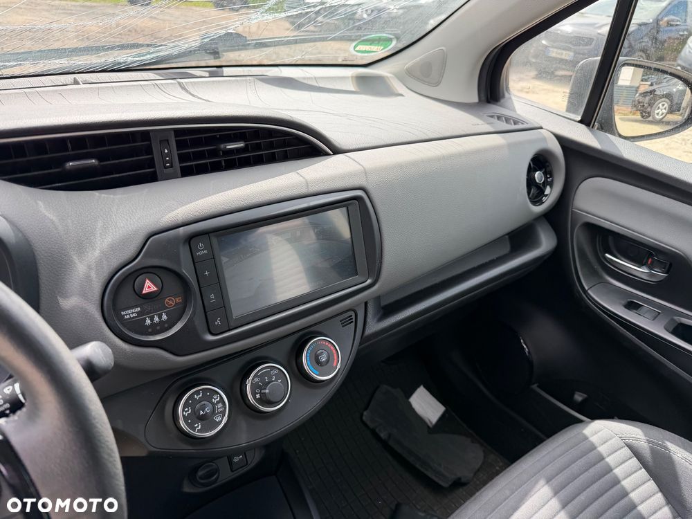 Toyota Yaris 1.5 20th Anniversary - 17