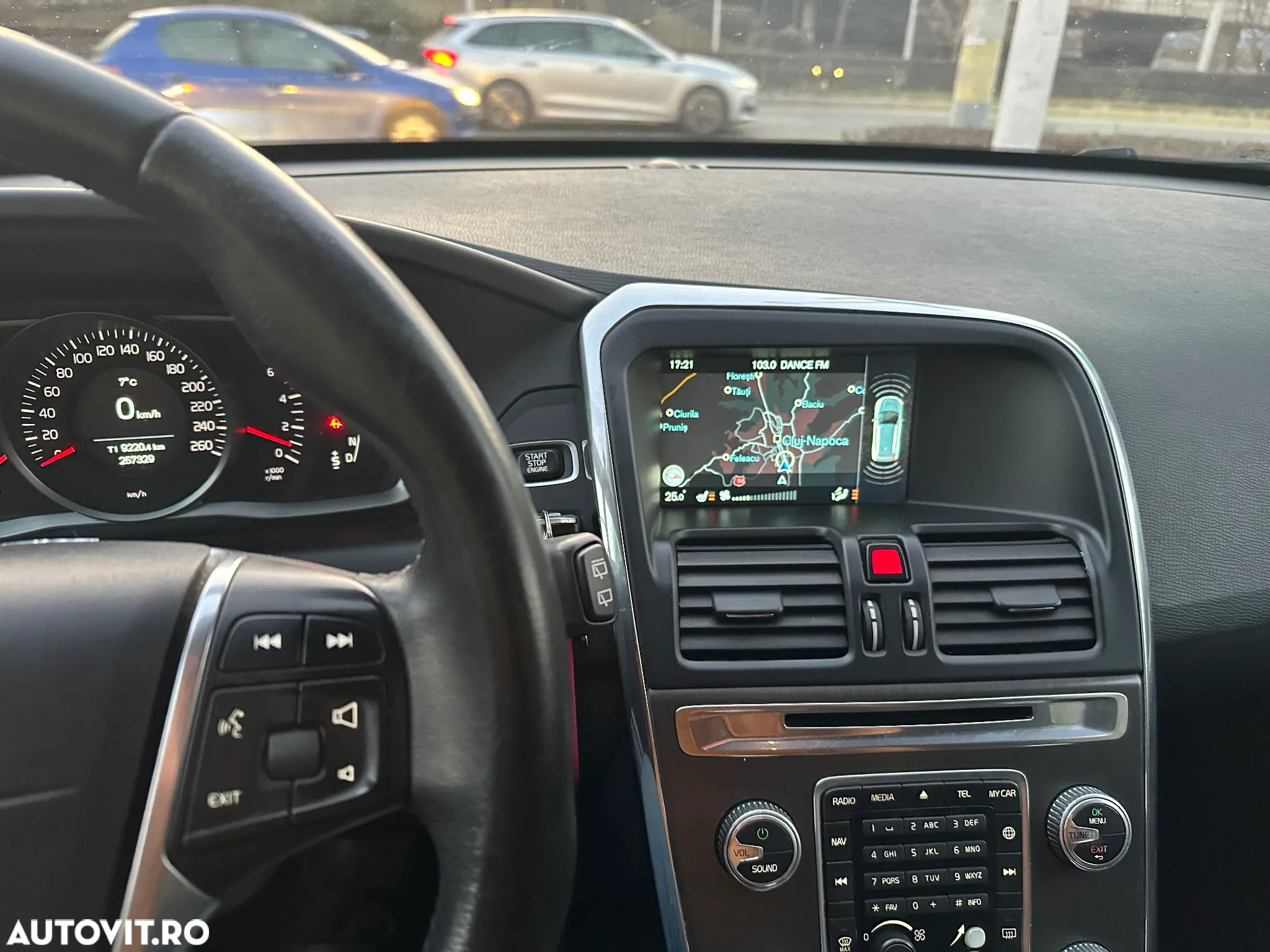 Volvo XC 60 D4 AWD Geartronic Momentum - 11