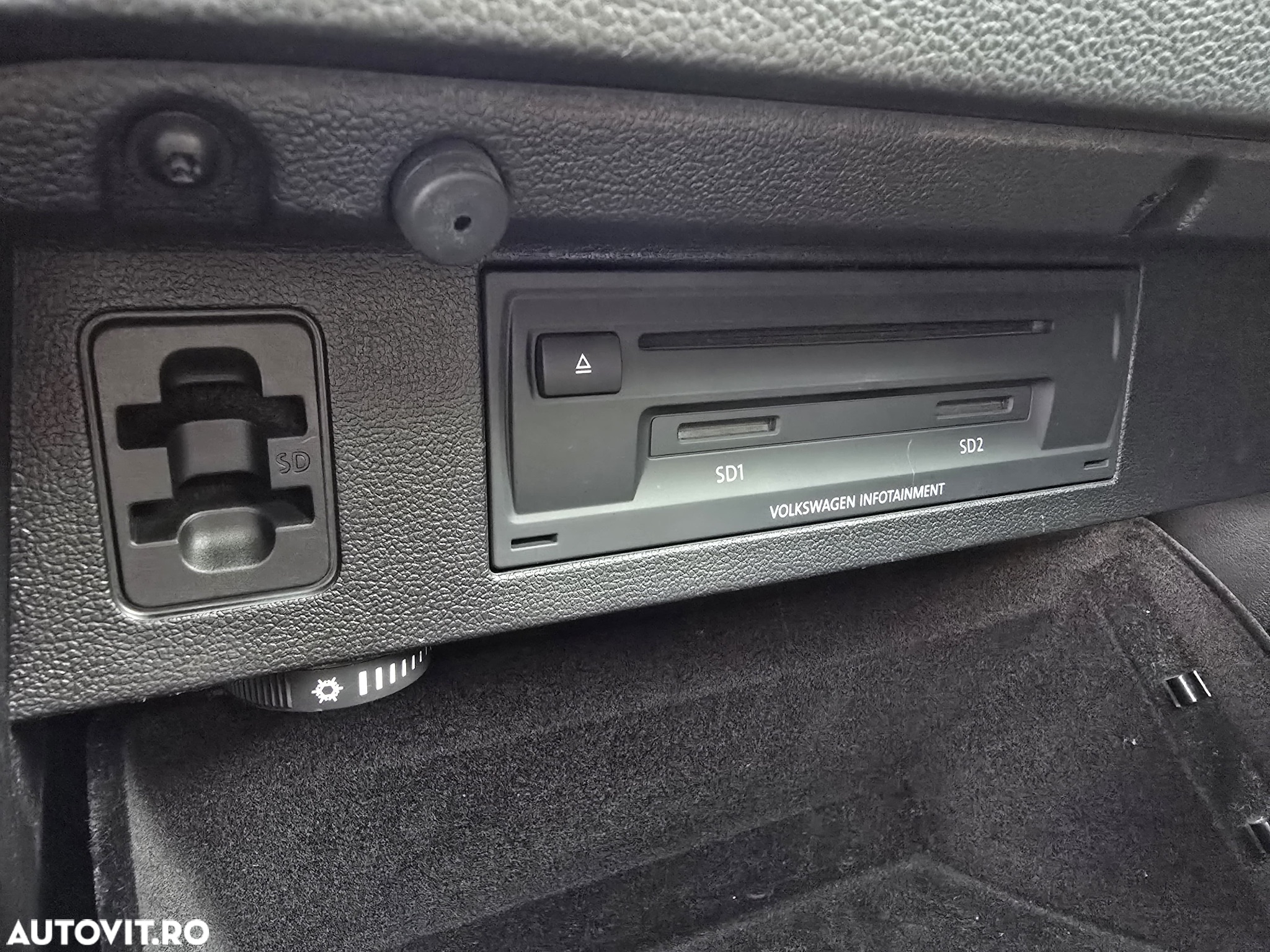 Volkswagen Passat Variant 2.0 TDI DSG Highline - 32