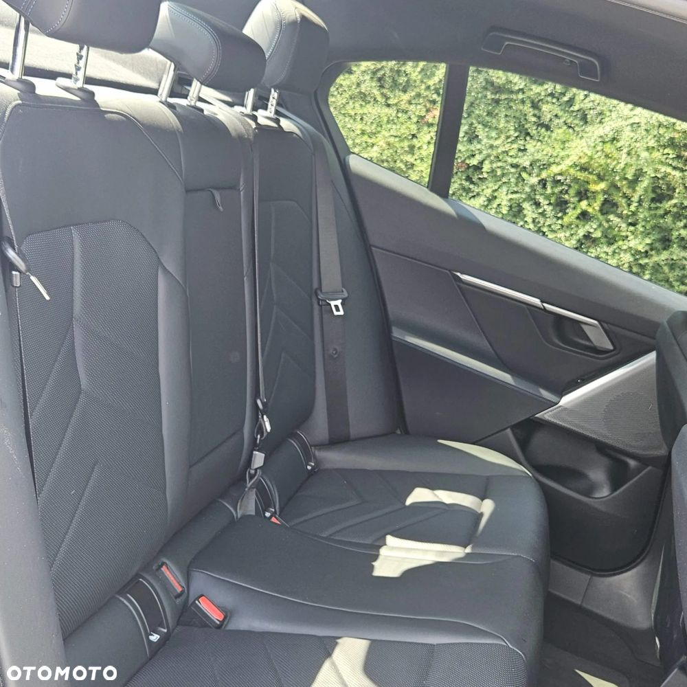 BMW Seria 5 520i mHEV - 12