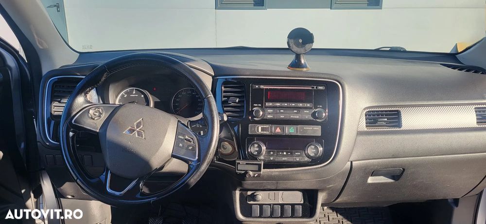 Mitsubishi Outlander 2.2 Litre DI-D AWD Instyle - 6