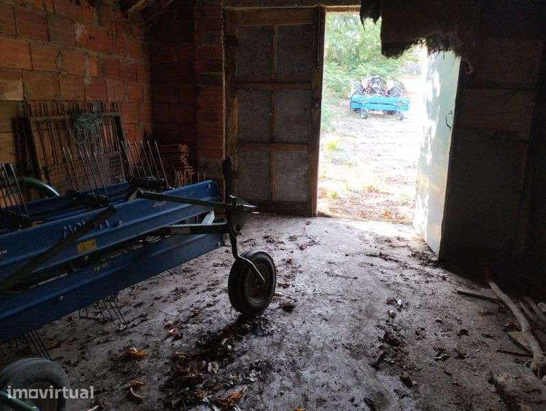 Garagem com elevado potencial de valorização – cerca de 60 m² - Grande imagem: 3/4