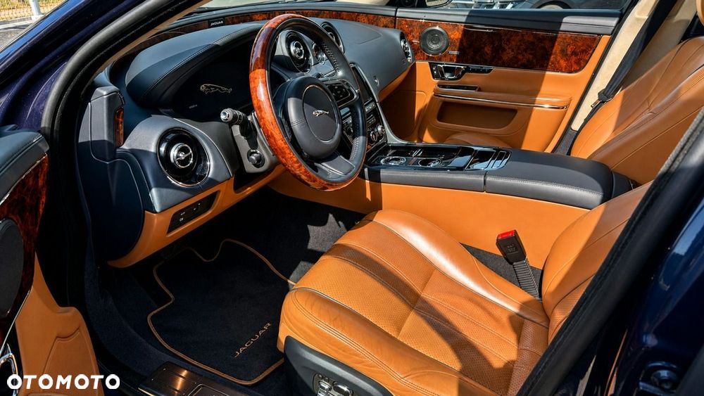 Jaguar XJ - 7