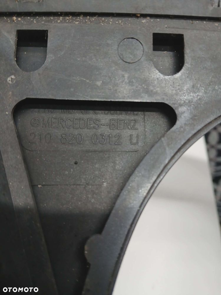 LISTWA PRAWA POD LAMPE SPRYSKIWACZ PRAWY LAMP MERCEDES W210 2108200312 - 4