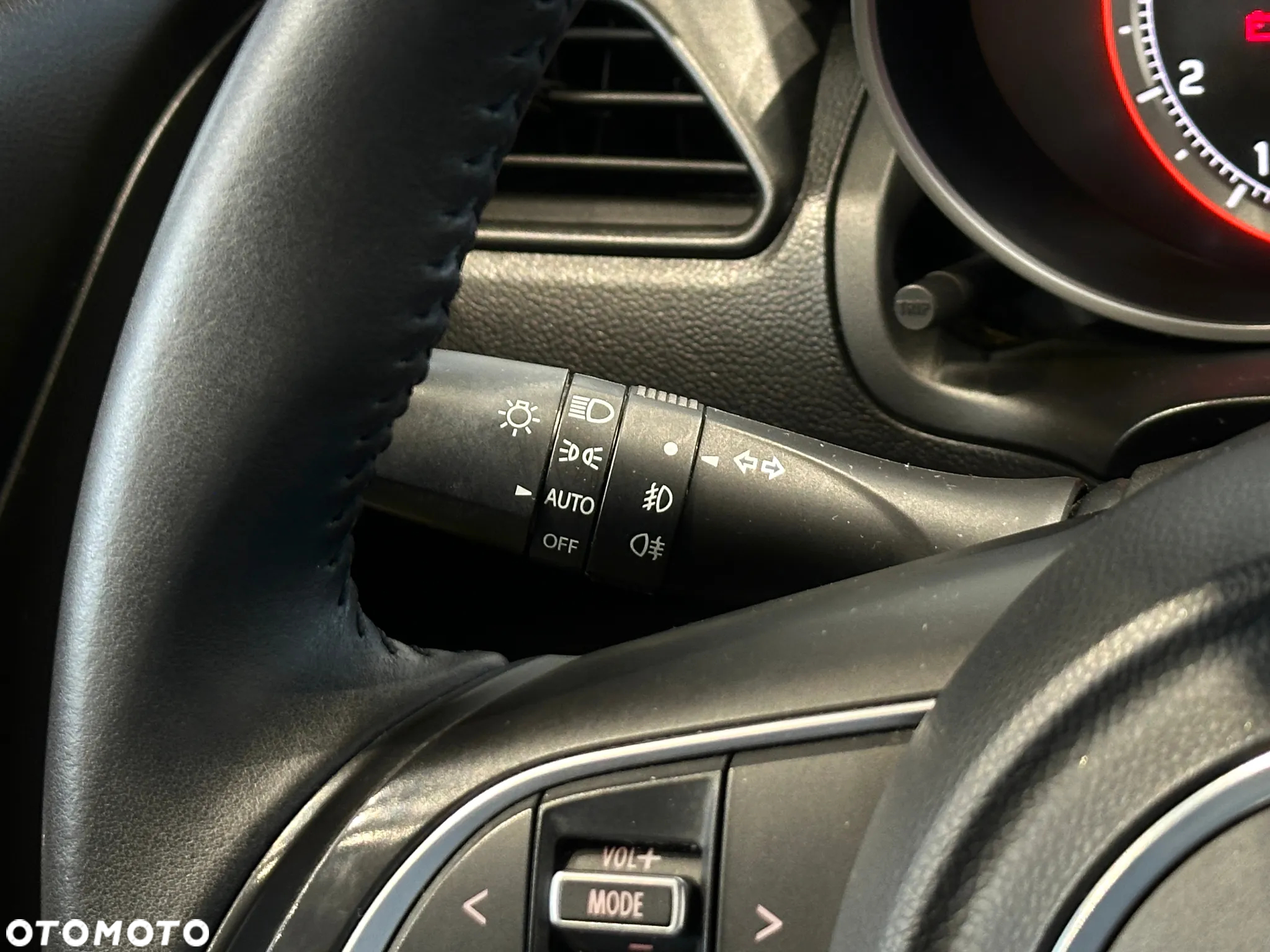 Suzuki Swift 1.2 Premium Plus CVT - 19