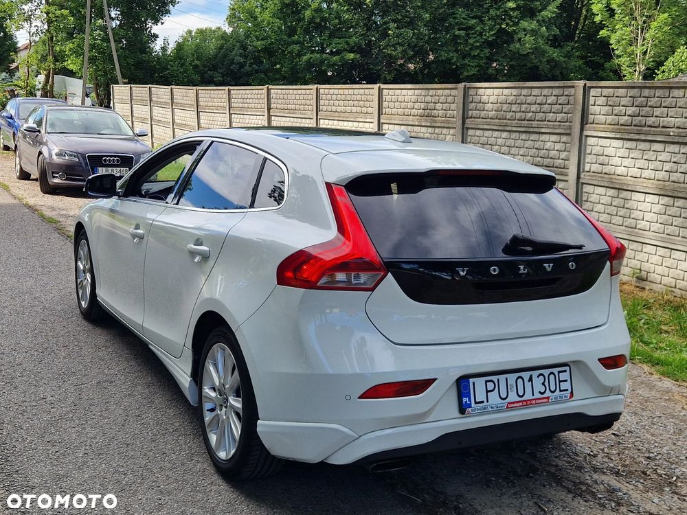 Volvo V40 D2 Momentum - 13