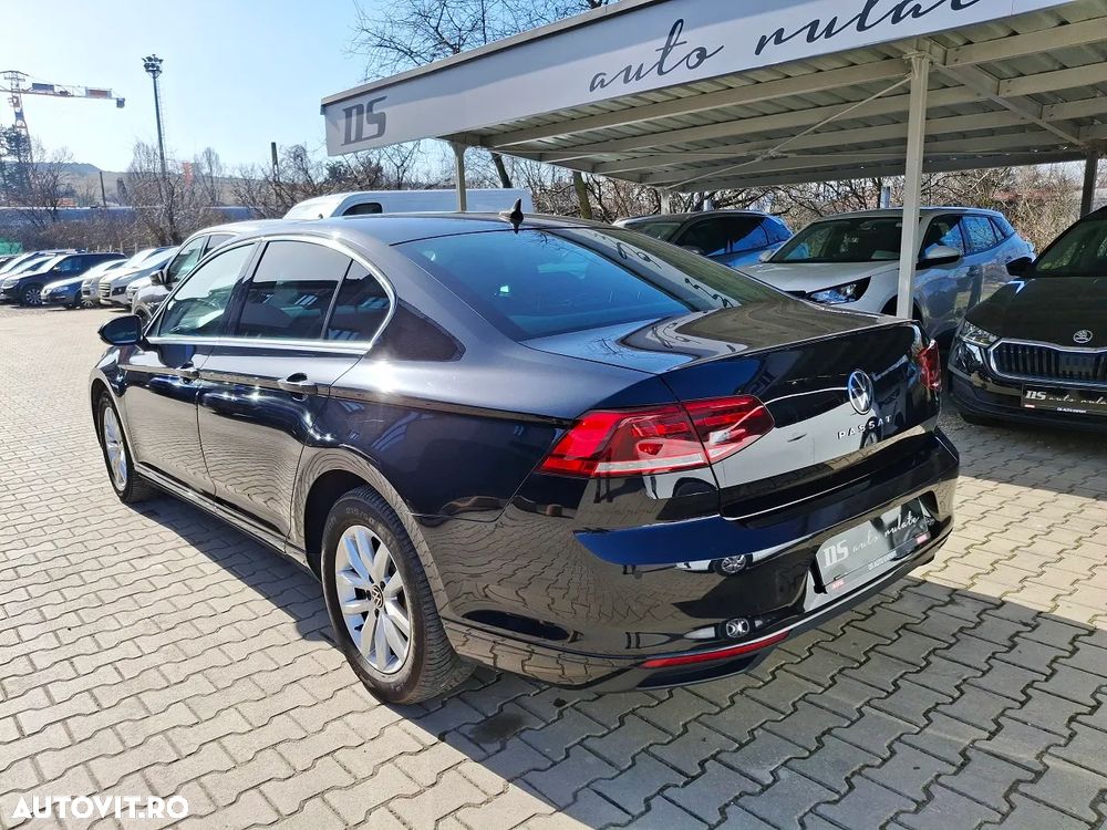 Volkswagen Passat 2.0 TDI DSG Comfortline - 4