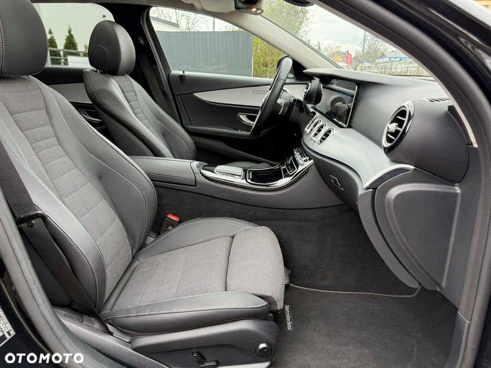 Mercedes-Benz Klasa E - 26