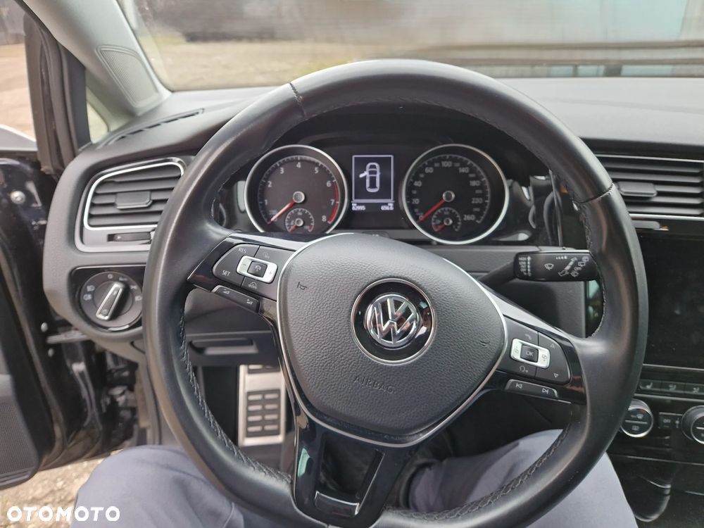 Volkswagen Golf - 30