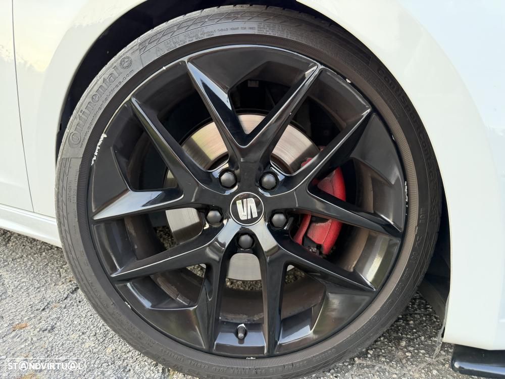 SEAT Leon 2.0 TDI DPF S&S FR - 4