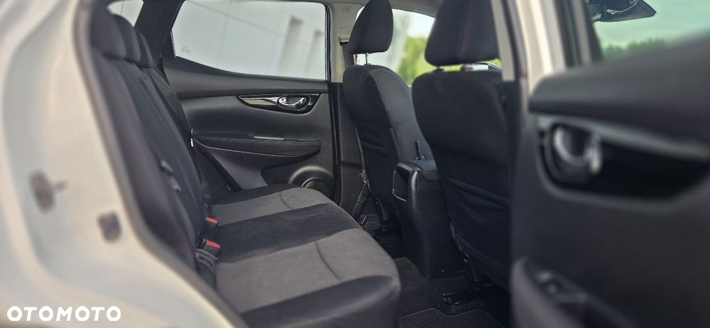 Nissan Qashqai 1.5 dCi DPF 360 - 24
