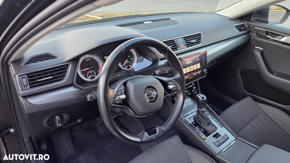 Skoda Superb 2.0 TDI DSG Style - 27