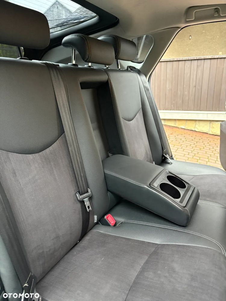 Toyota Prius 1.8 HSD Premium - 12