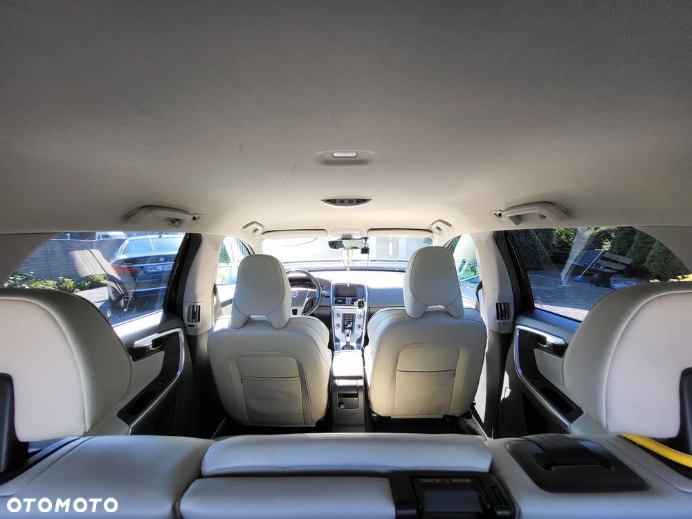 Volvo XC 60 D4 Drive-E Ocean Race - 23