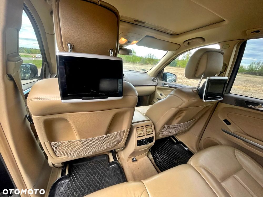 Mercedes-Benz GL - 11