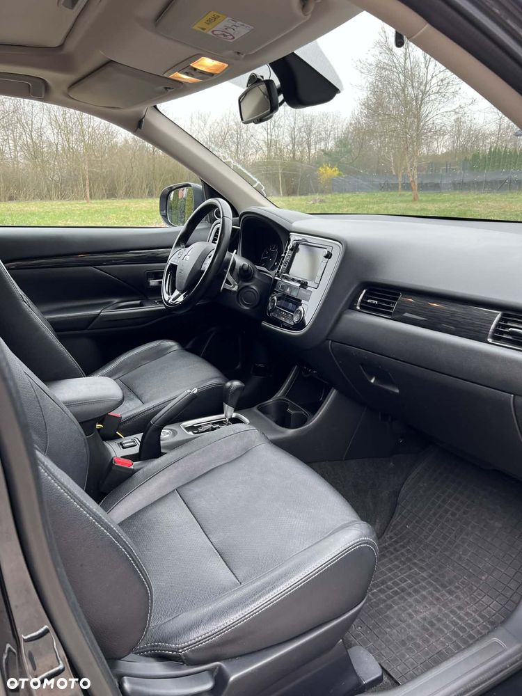 Mitsubishi Outlander 2.0 Instyle Navi CVT - 6