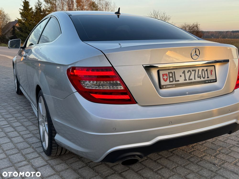 Mercedes-Benz Klasa C 180 Coupe AMG Line - 24