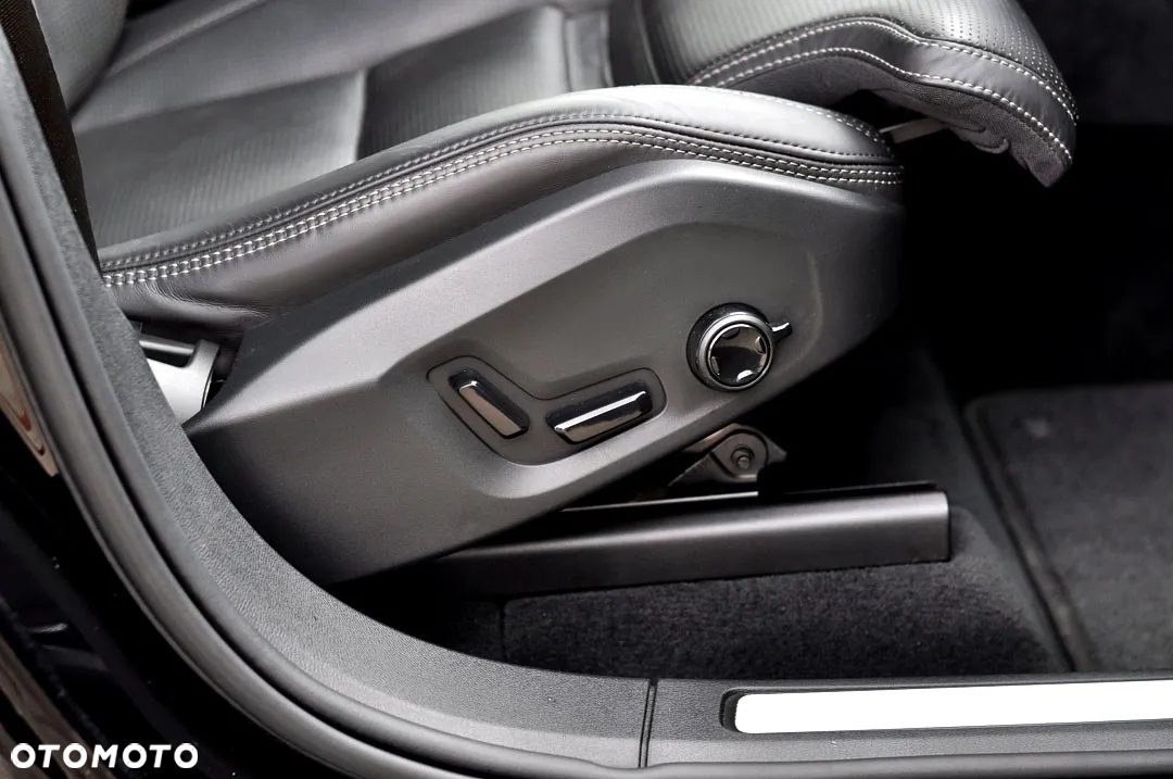 Volvo XC 60 B4 D AWD Inscription - 18
