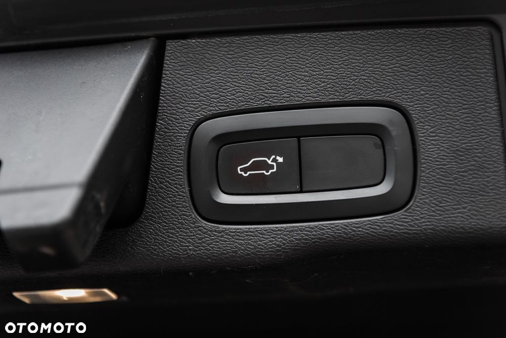 Volvo XC 60 D4 Drive-E R-Design Kinetic - 21