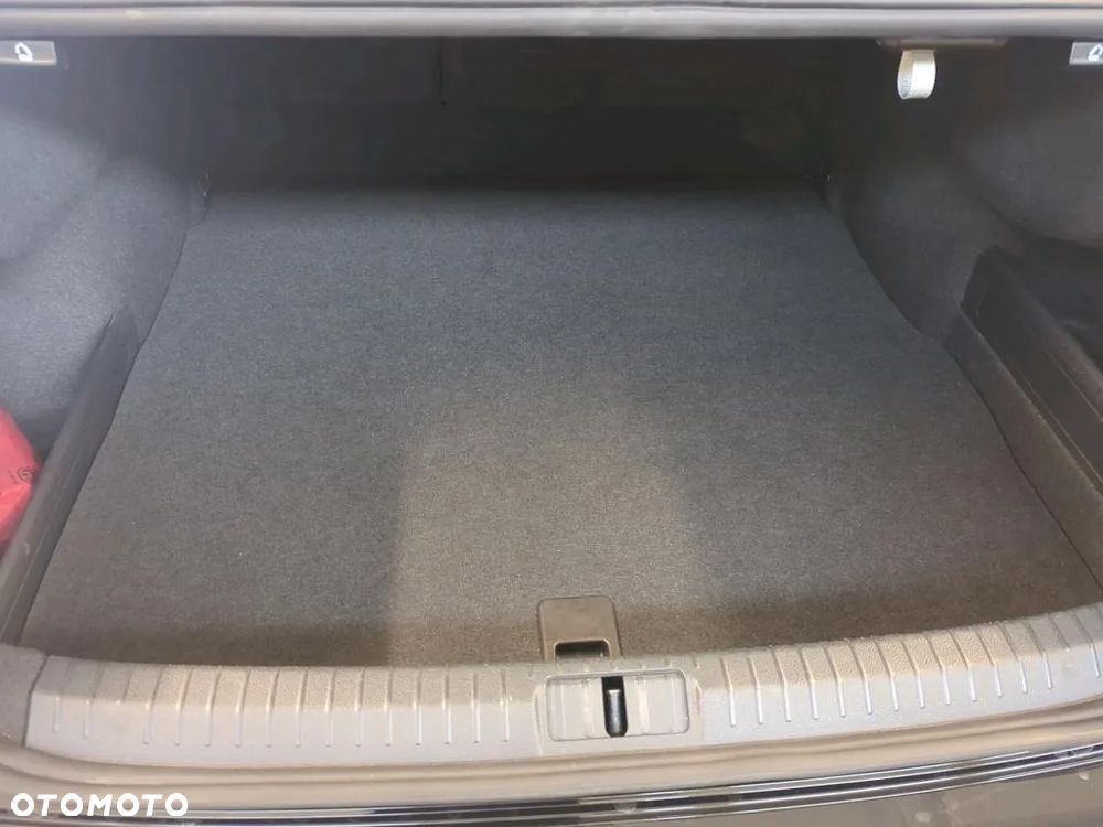 Volkswagen Passat 1.5 TSI EVO Business - 19