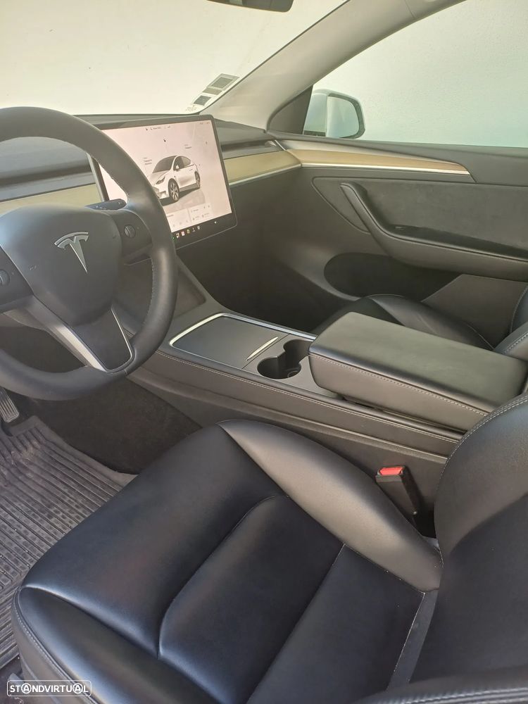 Tesla Model Y Tração Traseira — fotografia 7