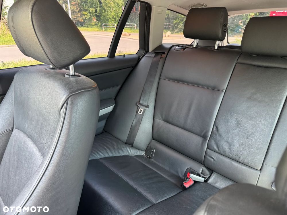 BMW Seria 3 320d DPF Touring - 22