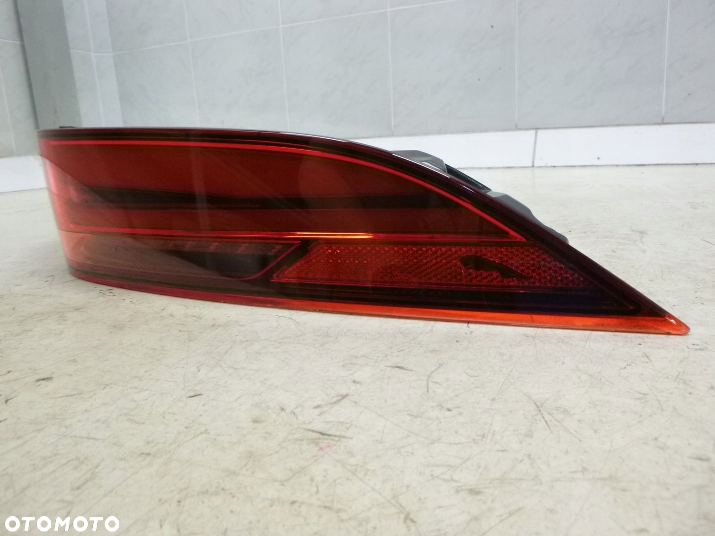 JAGUAR E PACE X540 LAMPA LED TYŁ PRAWA W BŁOTNIK 6 - 9