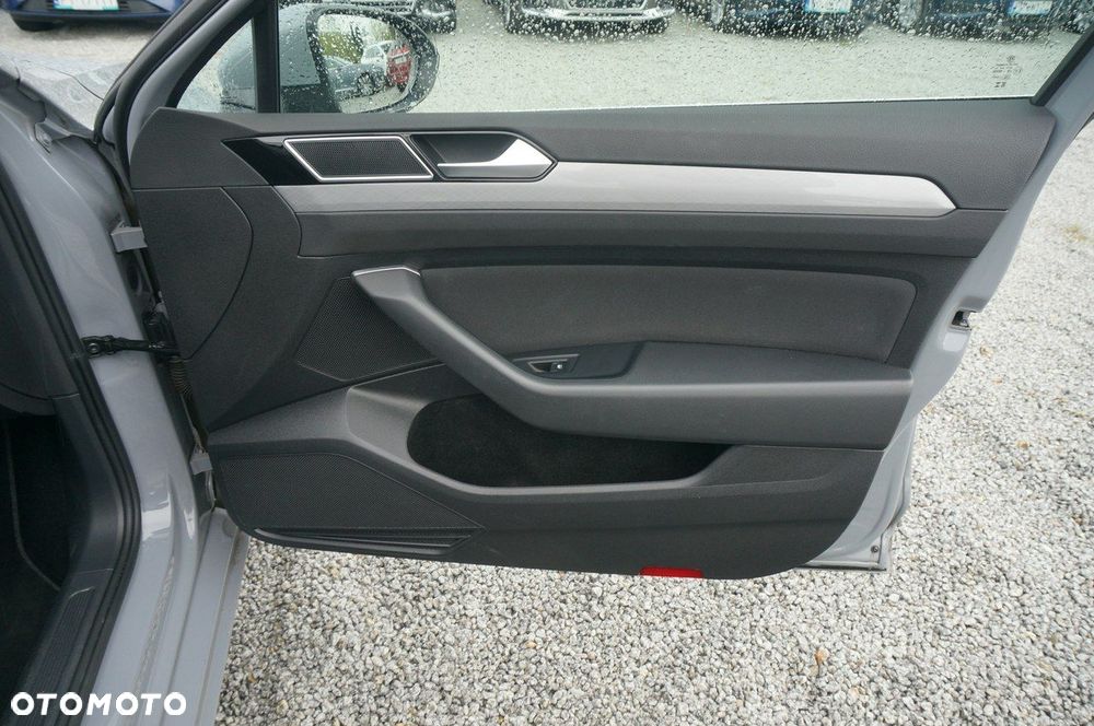 Volkswagen Passat Variant 1.5 TSI EVO Business DSG - 27