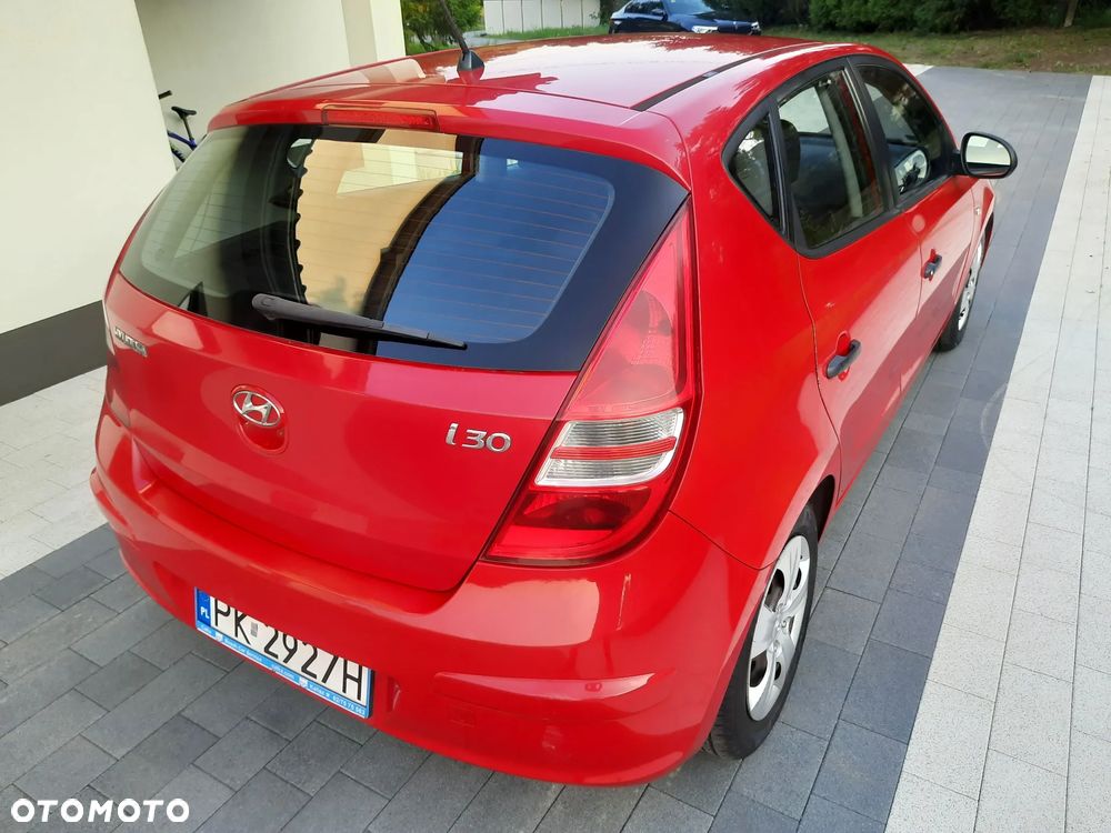 Hyundai i30 1.4 Base + - 13