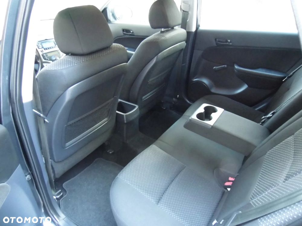 Hyundai i30 i30cw 1.4 blue Comfort - 36