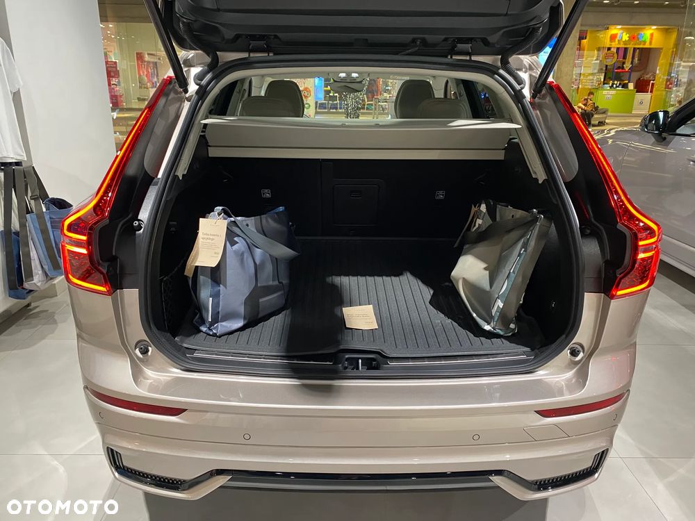 Volvo XC 60 B5 B AWD Plus Dark - 11