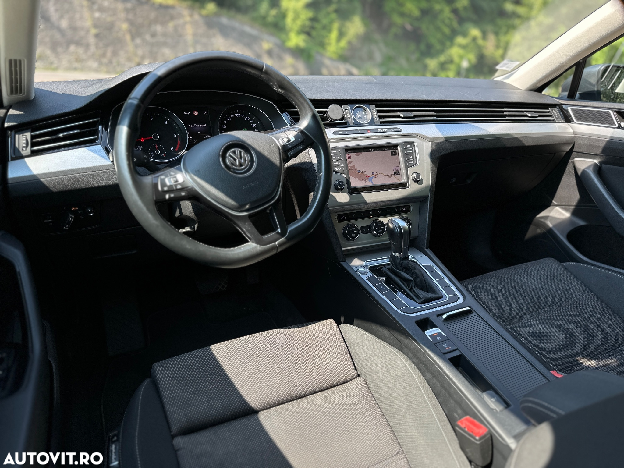 Volkswagen Passat - 8