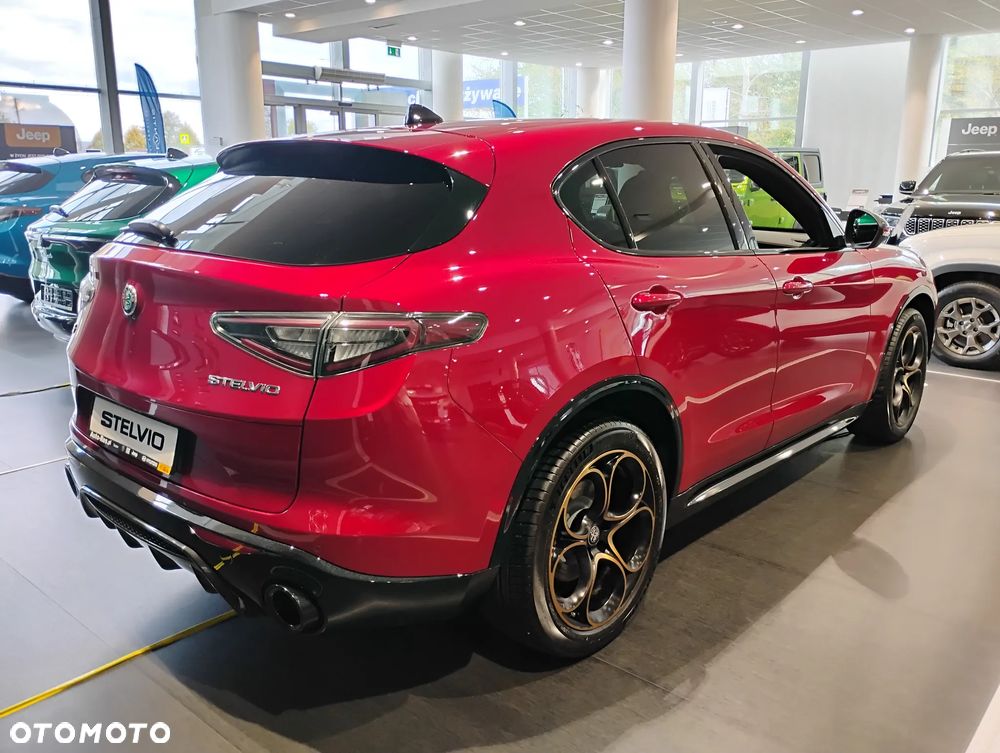 Alfa Romeo Stelvio 2.0 Turbo Intensa Q4 - 8