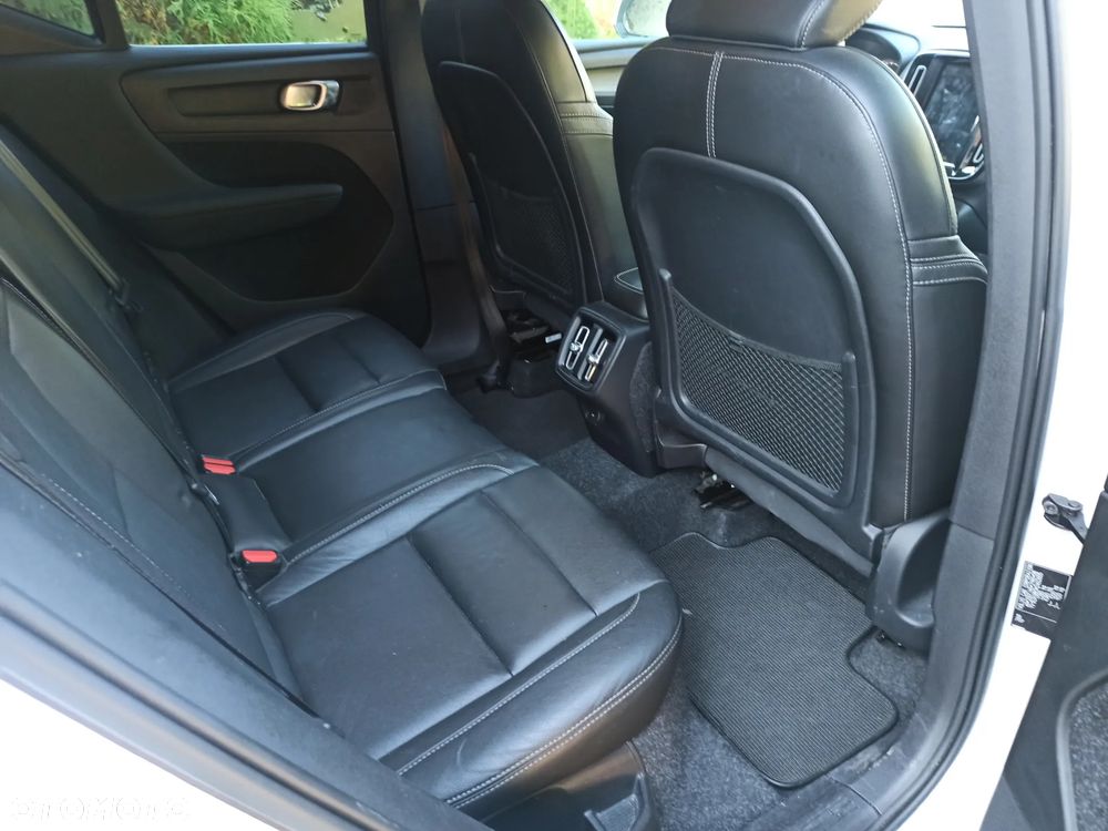 Volvo XC 40 B4 B AWD Geartronic RDesign - 16