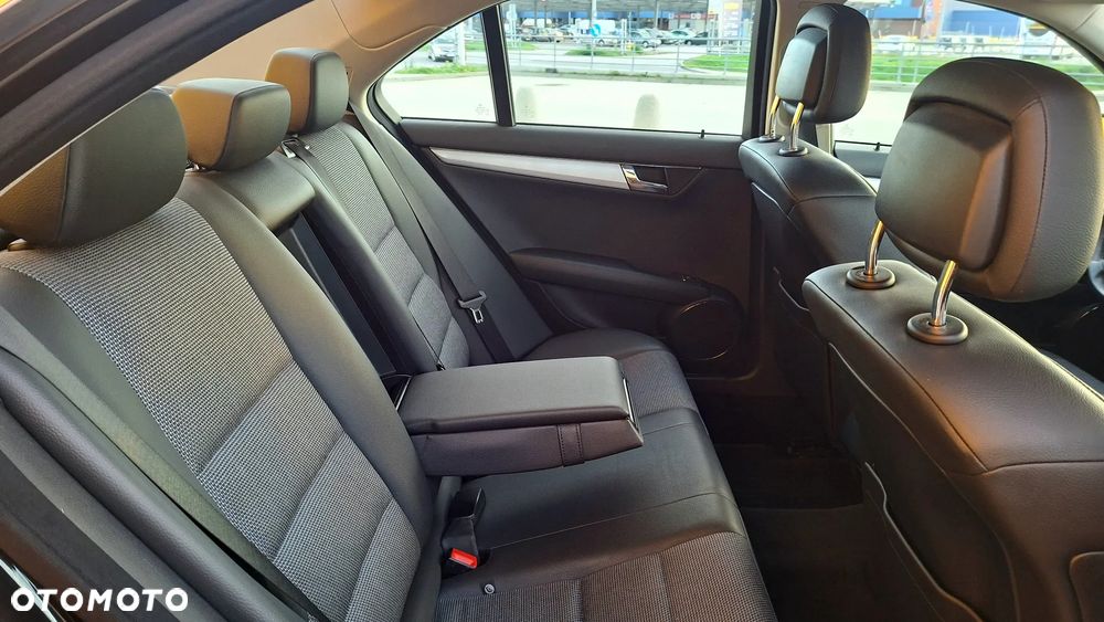 Mercedes-Benz Klasa C 180 Kompressor Avantgarde - 24