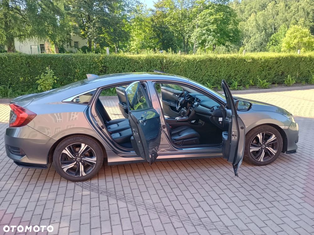 Honda Civic 1.5 T Executive CVT - 11