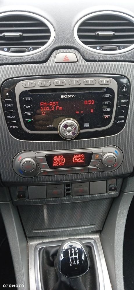 Ford Focus 1.8 FF Ghia - 16