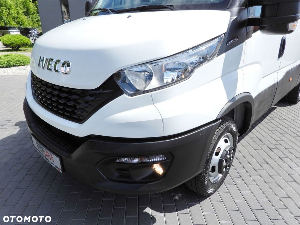 Iveco DAILY 35C16 FURGON BRYGADÓWKA 6 MIEJSC TEMPOMAT BLIŹNIACZE KOŁA KLIMATYZACJA  160KM - 20