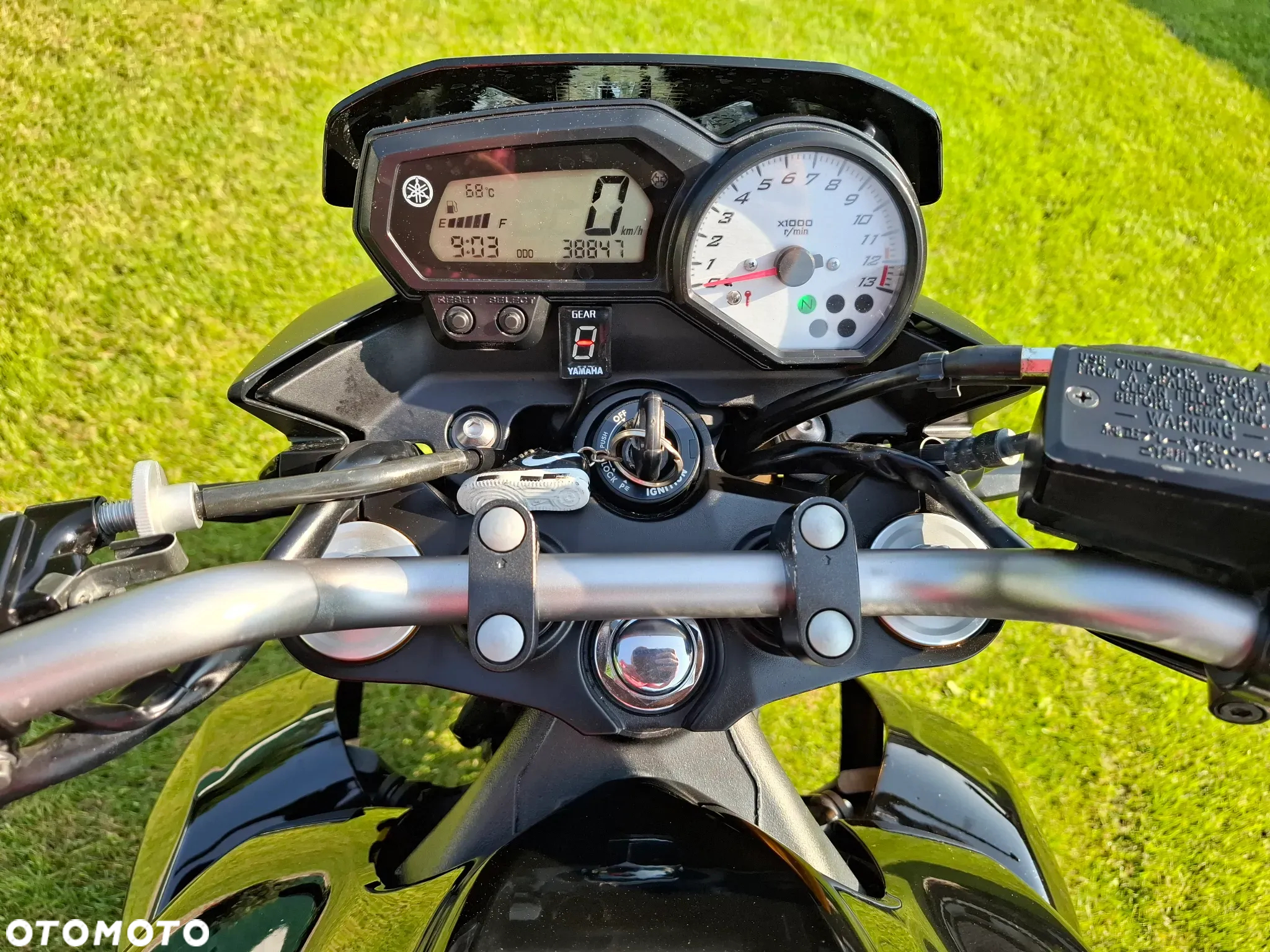 Yamaha FZ8 - 10