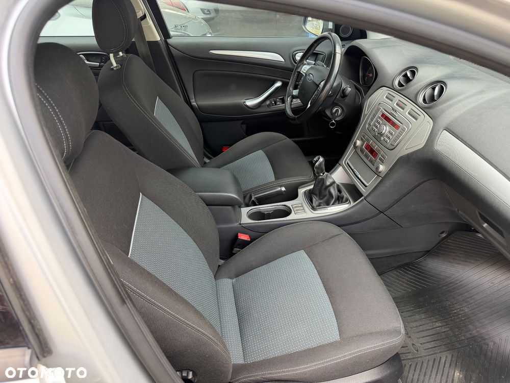 Ford Mondeo 2.0 Silver X - 23