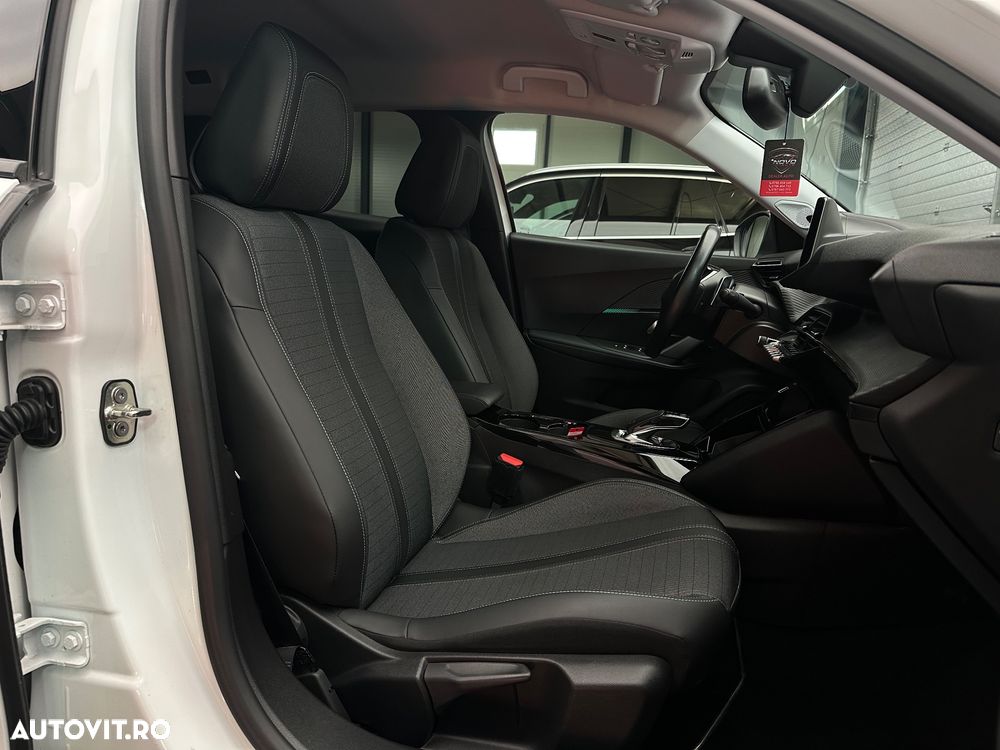 Peugeot 2008 PureTech 130 EAT8 Allure - 27