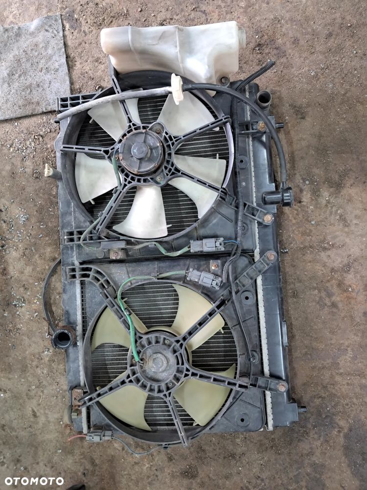 Honda City 1.5 Benzyna Chłodnica wody i wentylator