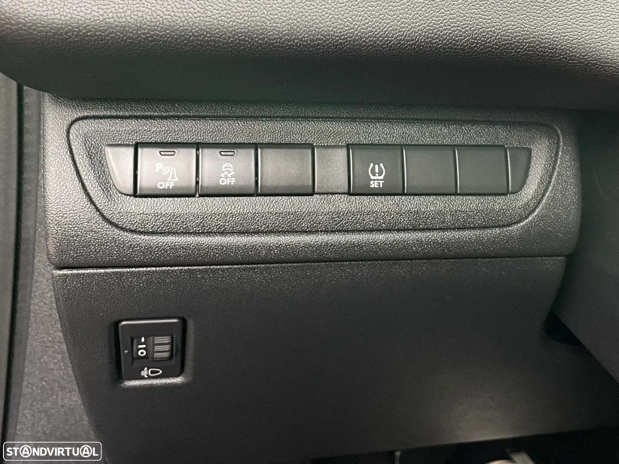 Peugeot 208 1.2 PureTech Style - 25