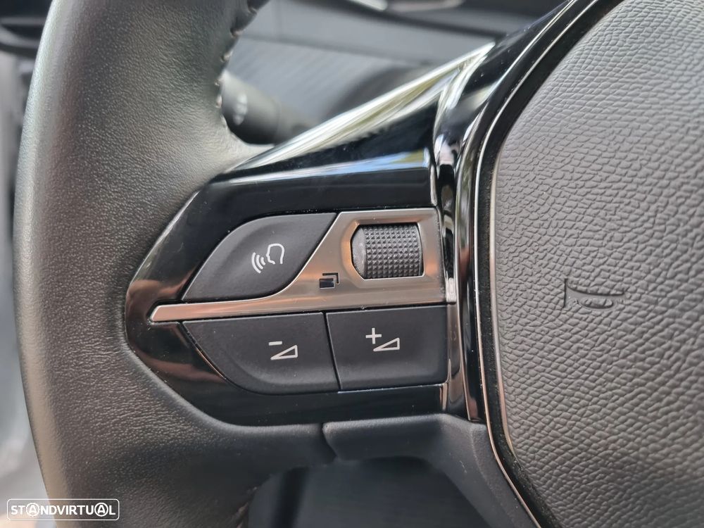 Peugeot 208 1.2 PureTech Active Pack - 41
