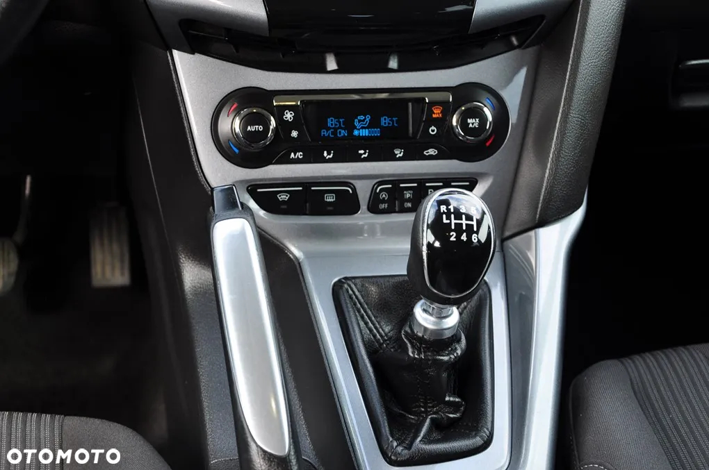 Ford Focus 1.6 EcoBoost Titanium - 33