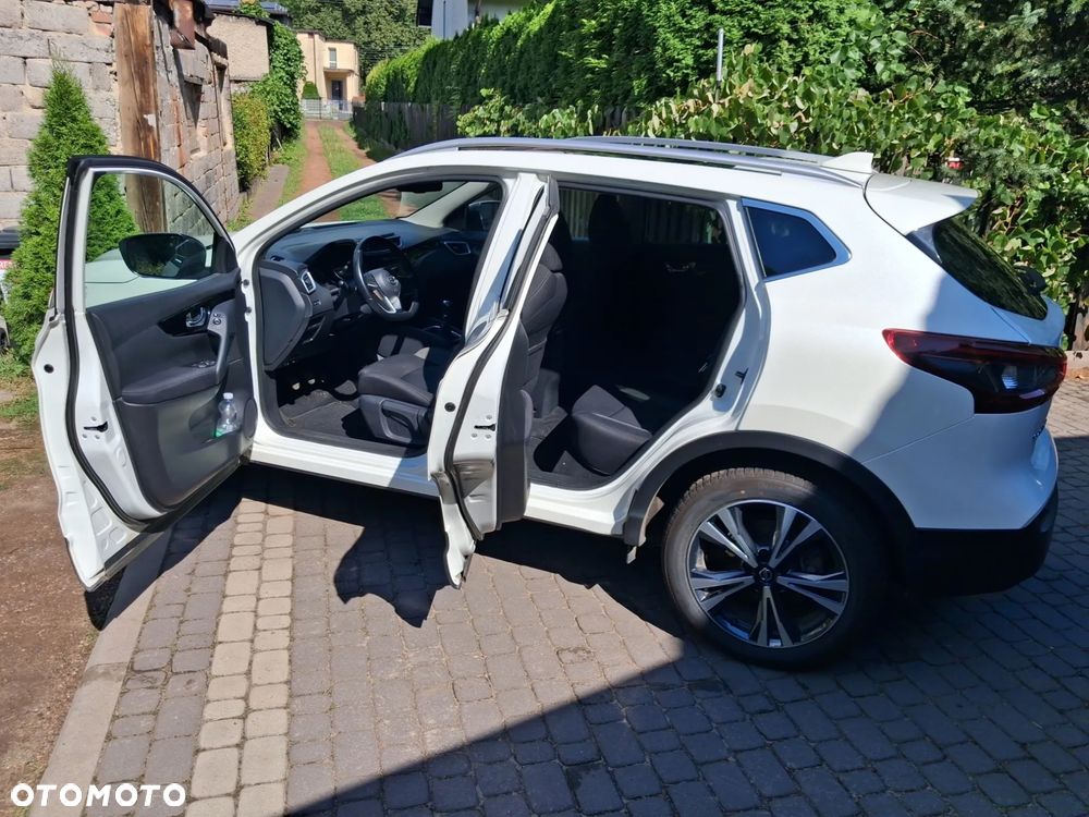 Nissan Qashqai 1.3 DIG-T N-Connecta - 11