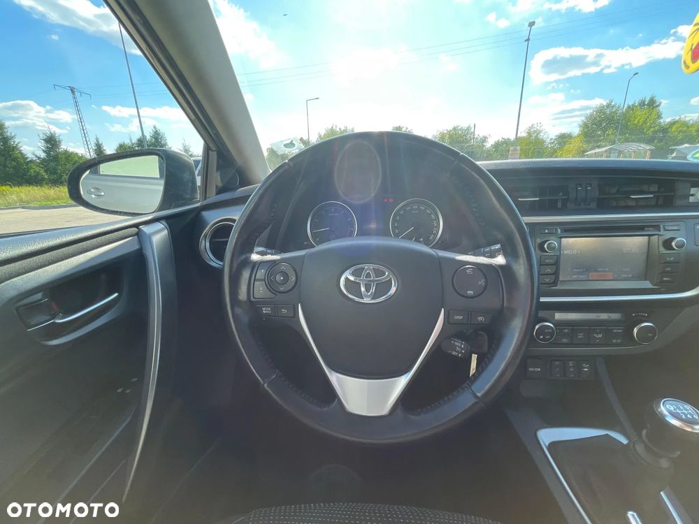 Toyota Auris 1.6 Valvematic Executive - 19