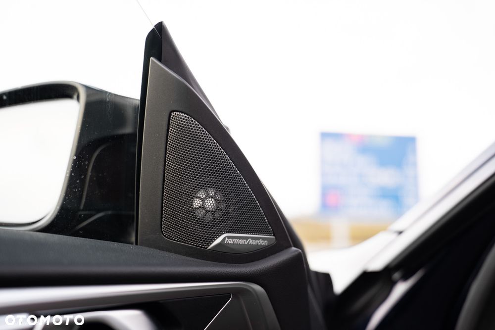 BMW M4 Competition M xDrive - 26