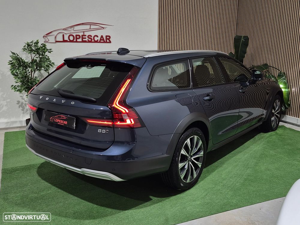 Volvo V90 Cross Country 2.0 B5 Plus AWD - 6