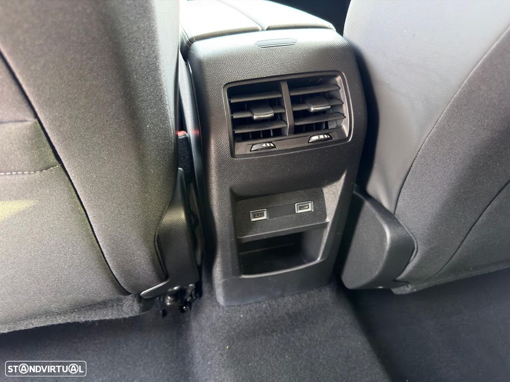 Peugeot 408 1.6 Hybrid Allure e-EAT8 - 44